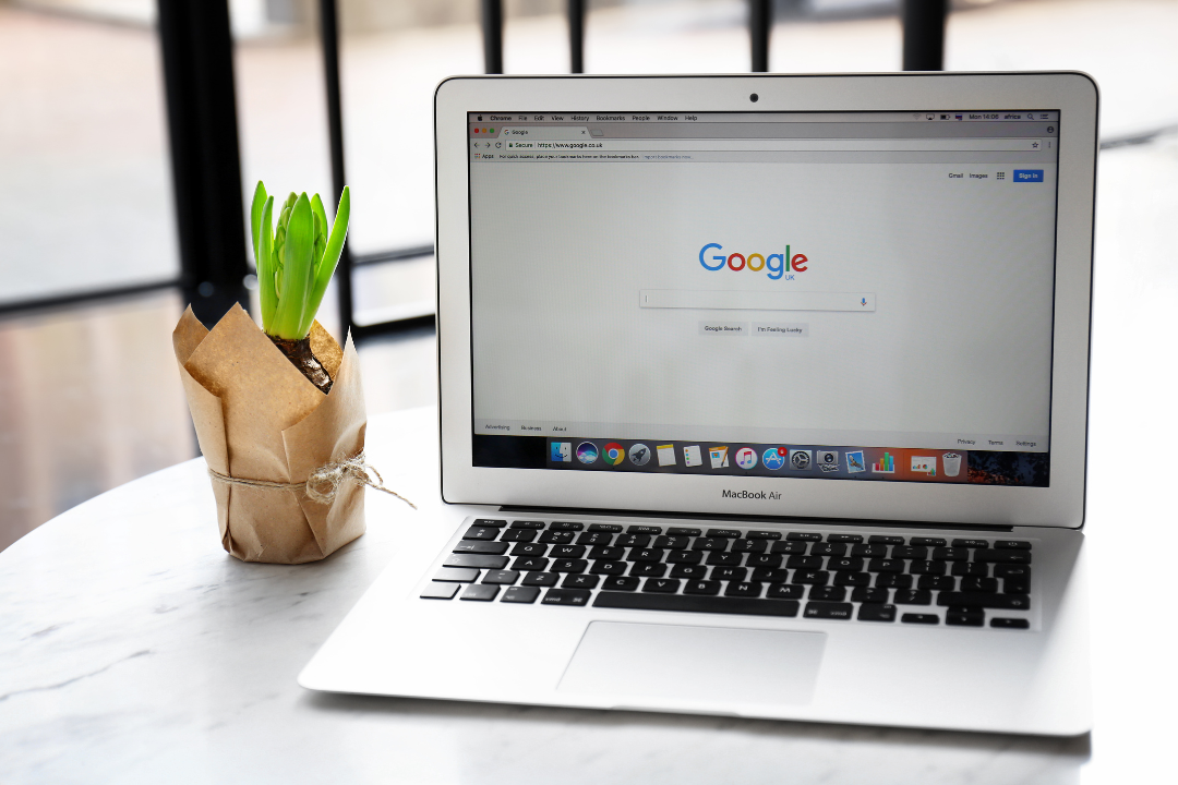 Illustration of a Google search result with a featured snippet box displayed at the top of the page
